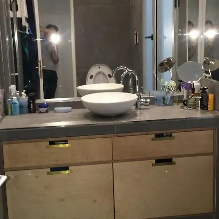 Nice Flat Very Central Homestay Paris